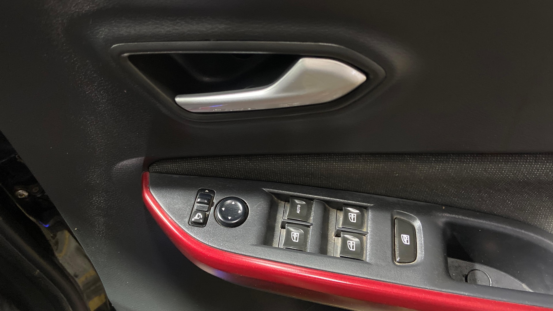 View 2024 Nissan Magnite Turbo XV CVT Red Edition Image 33 Used 2024 Nissan Magnite Turbo XV CVT Red Edition Image 33