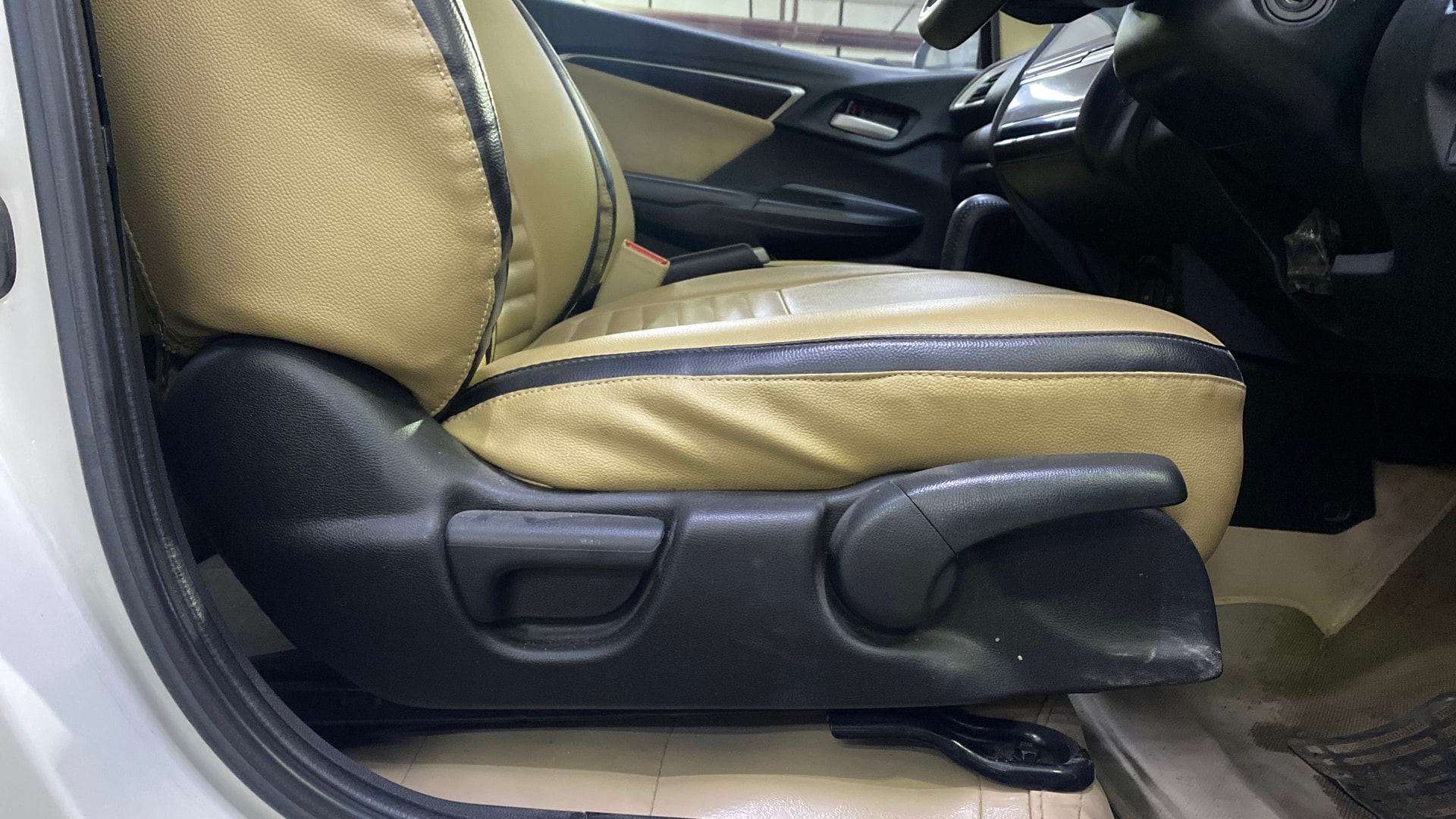 View 2017 Honda Jazz E MT Diesel Image 12 Used 2017 Honda Jazz E MT Diesel Image 12