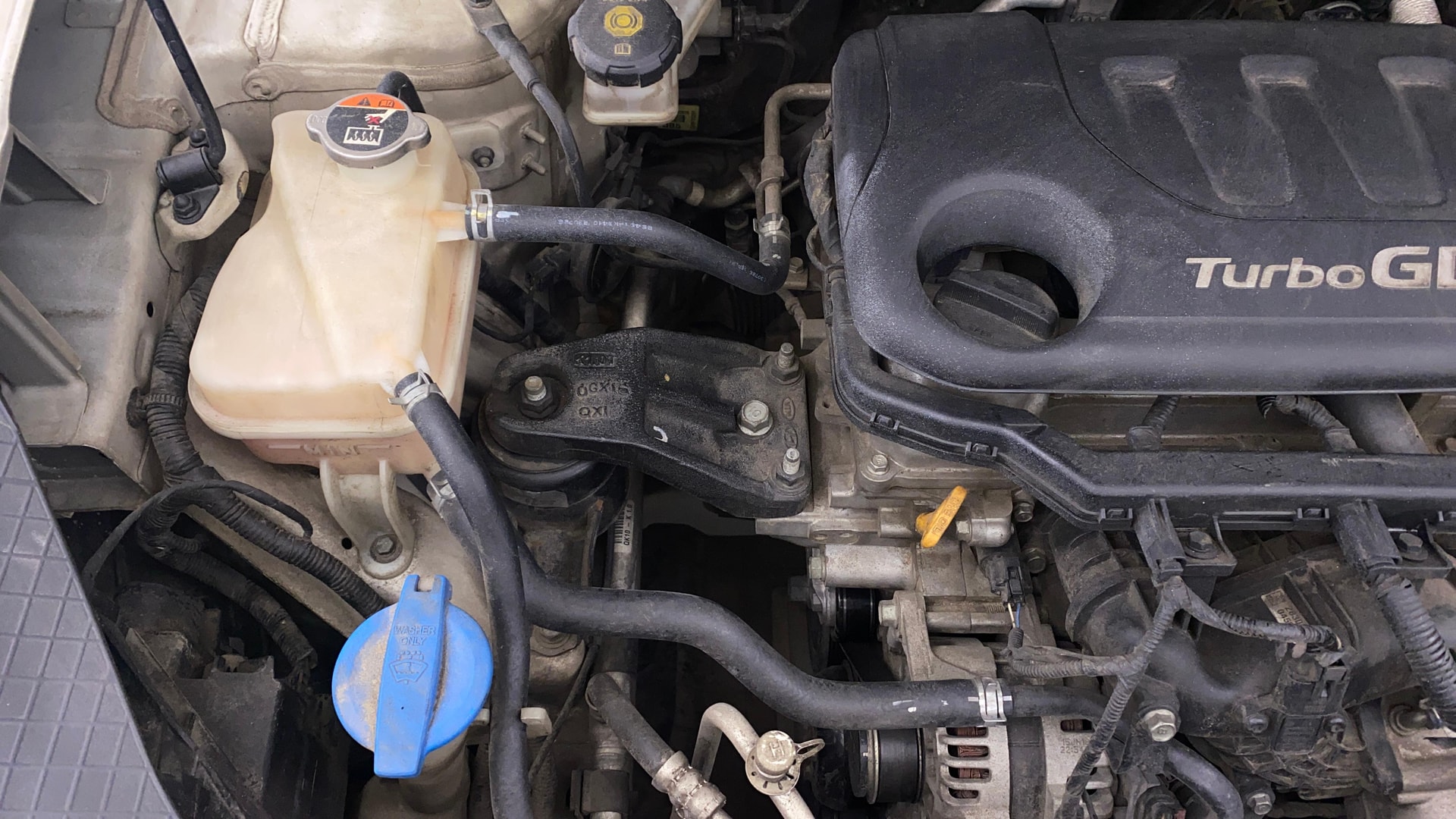 View 2019 Hyundai Venue SX Plus 1.0 Petrol AT Image 4 Used 2019 Hyundai Venue SX Plus 1.0 Petrol AT Image 4