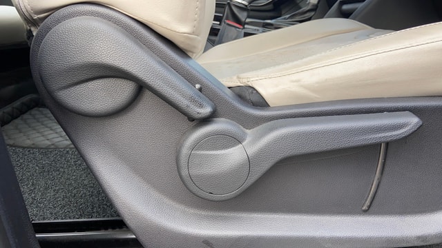 View Mahindra XUV700 Image 18 Used Mahindra XUV700 Image 18
