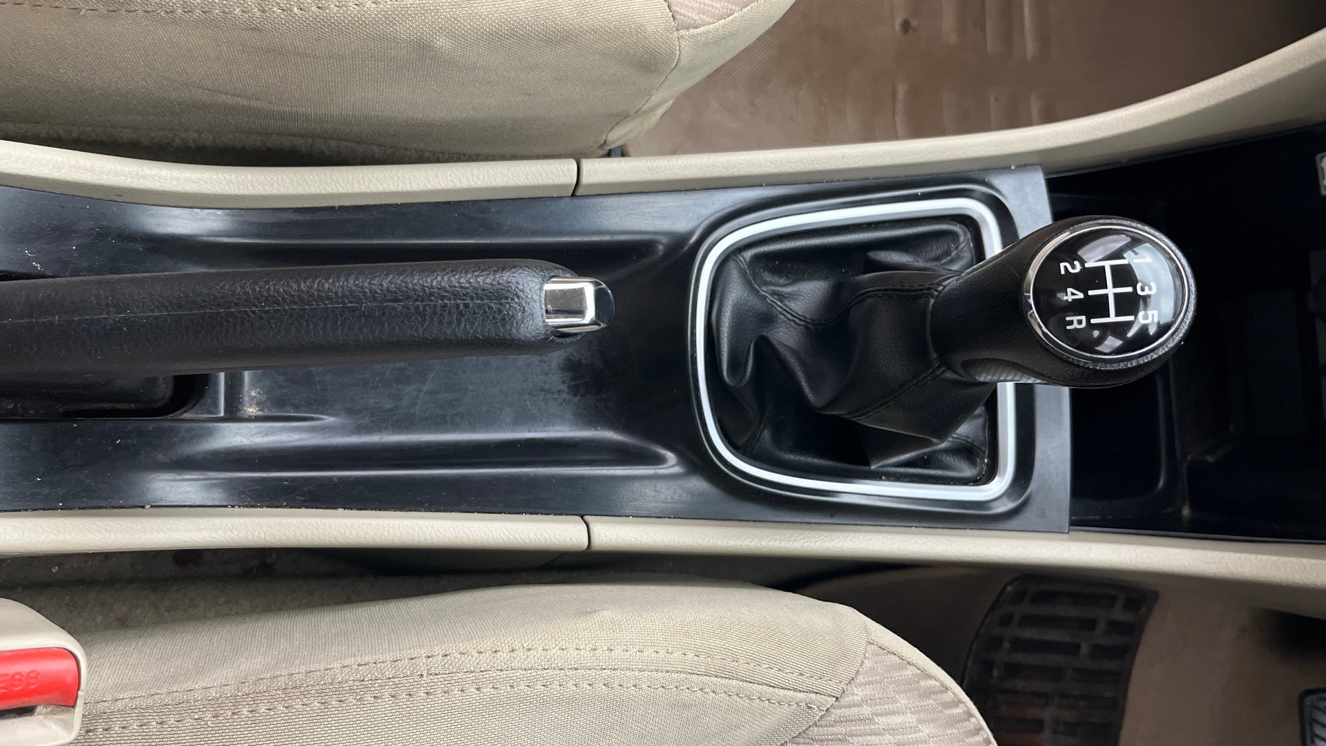 View 2019 Maruti Suzuki 1000 Base Variant Image 40 Used 2019 Maruti Suzuki 1000 Base Variant Image 40