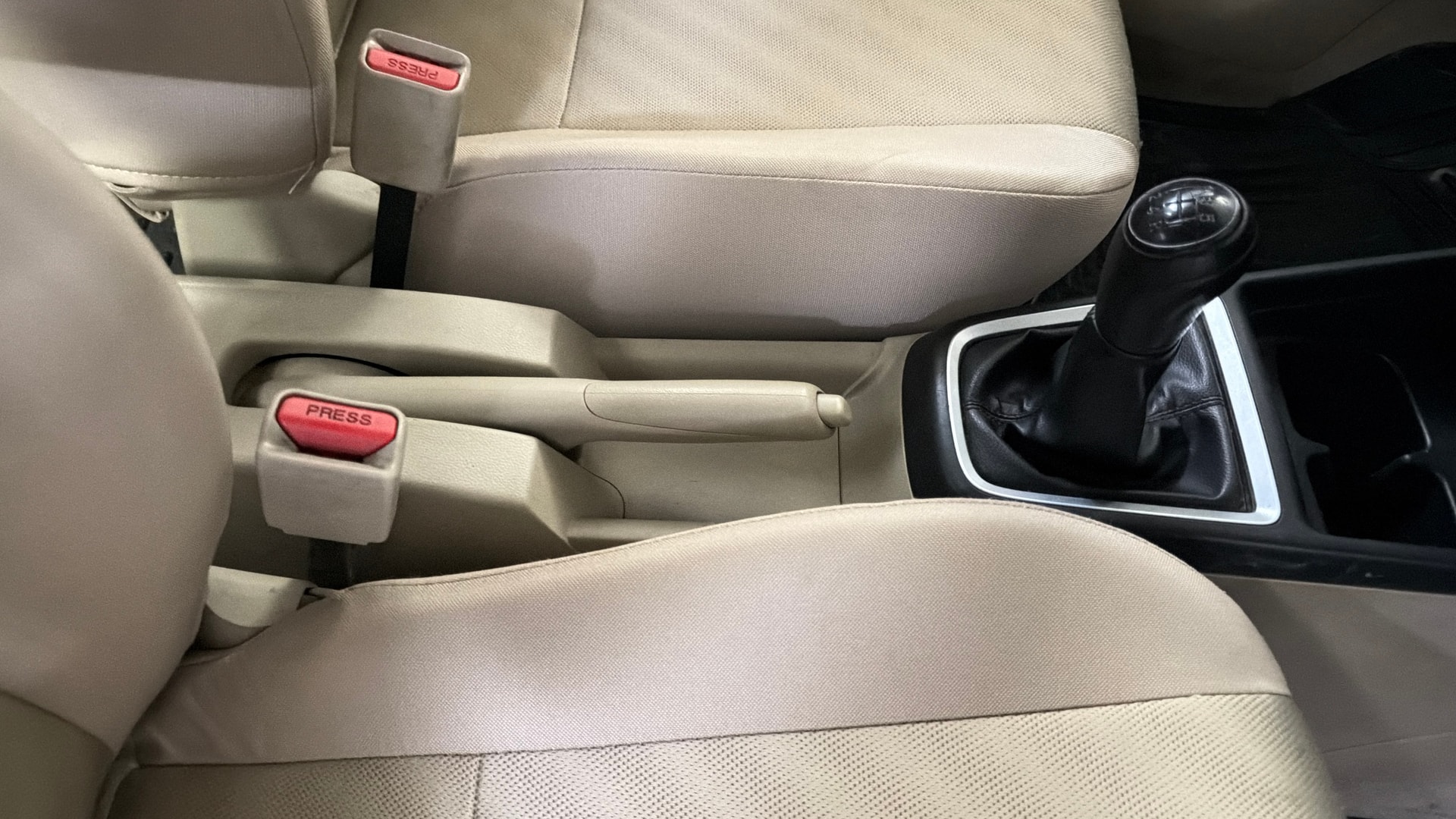 View 2018 Maruti Suzuki 1000 Base Variant Image 37 Used 2018 Maruti Suzuki 1000 Base Variant Image 37