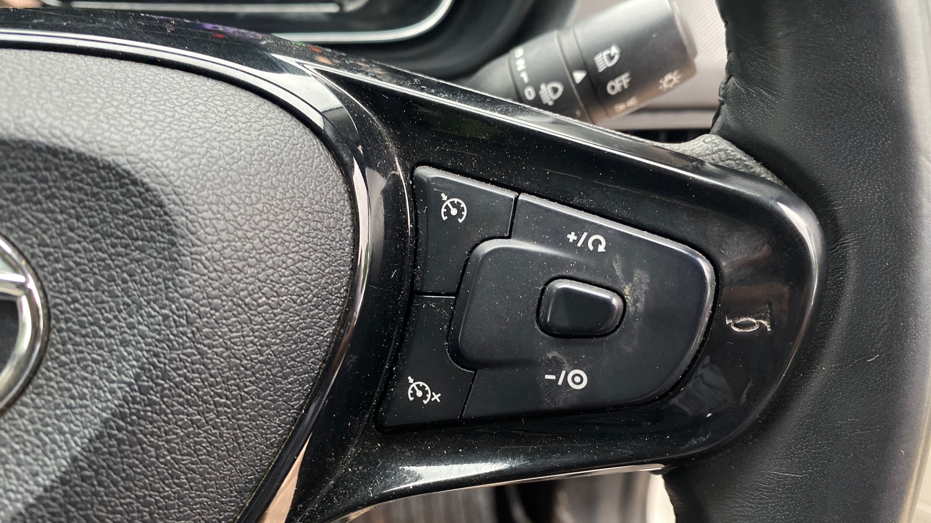 View 2023 Tata Nexon Revotron XE Image 3 Used 2023 Tata Nexon Revotron XE Image 3