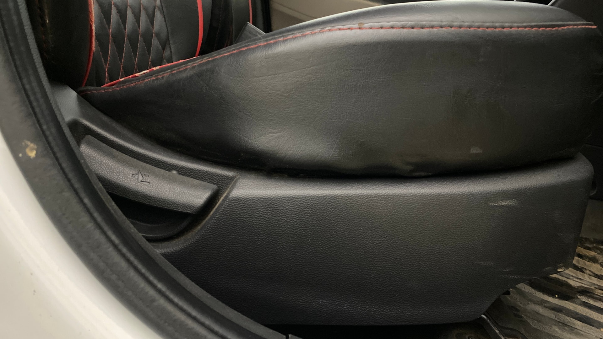 View 2019 Hyundai Grand i10 Sportz 1.2 Kappa Image 18 Used 2019 Hyundai Grand i10 Sportz 1.2 Kappa Image 18