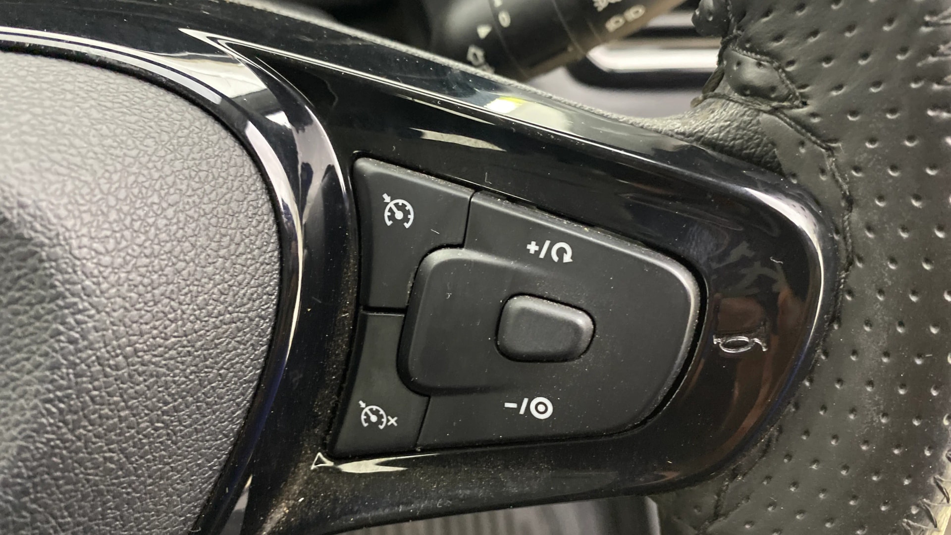 View 2024 Tata Tiago NRG XZ Revotron AMT Image 3 Used 2024 Tata Tiago NRG XZ Revotron AMT Image 3