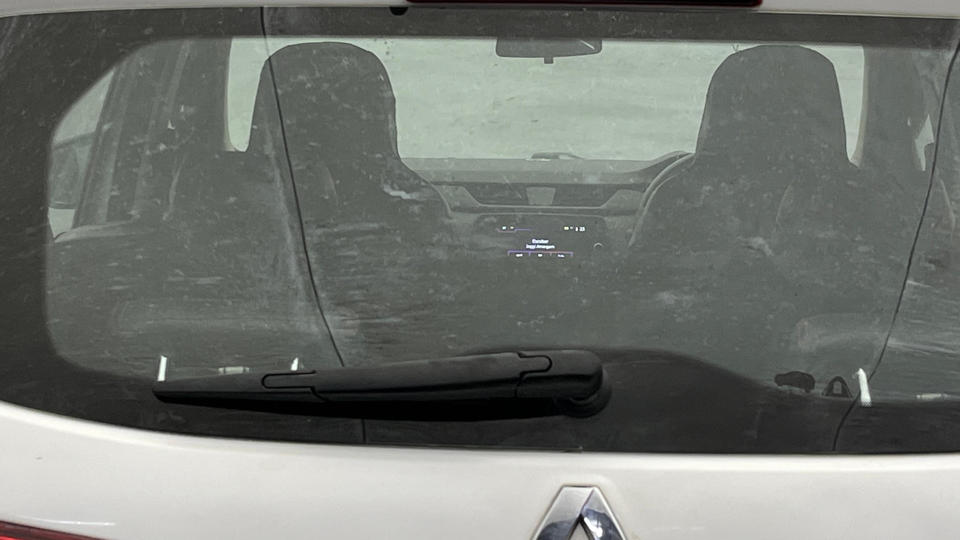 View 2024 Renault Triber RXT Image 24 Used 2024 Renault Triber RXT Image 24