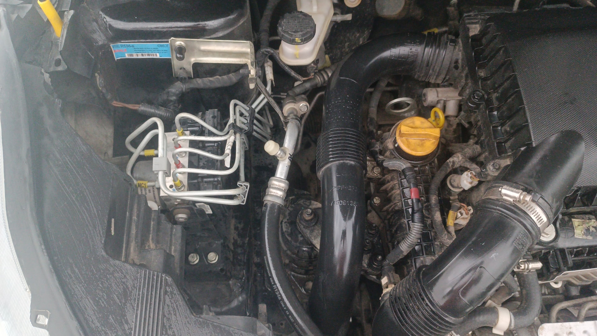 View 2023 Tata Nexon Revotron XE Image 3 Used 2023 Tata Nexon Revotron XE Image 3