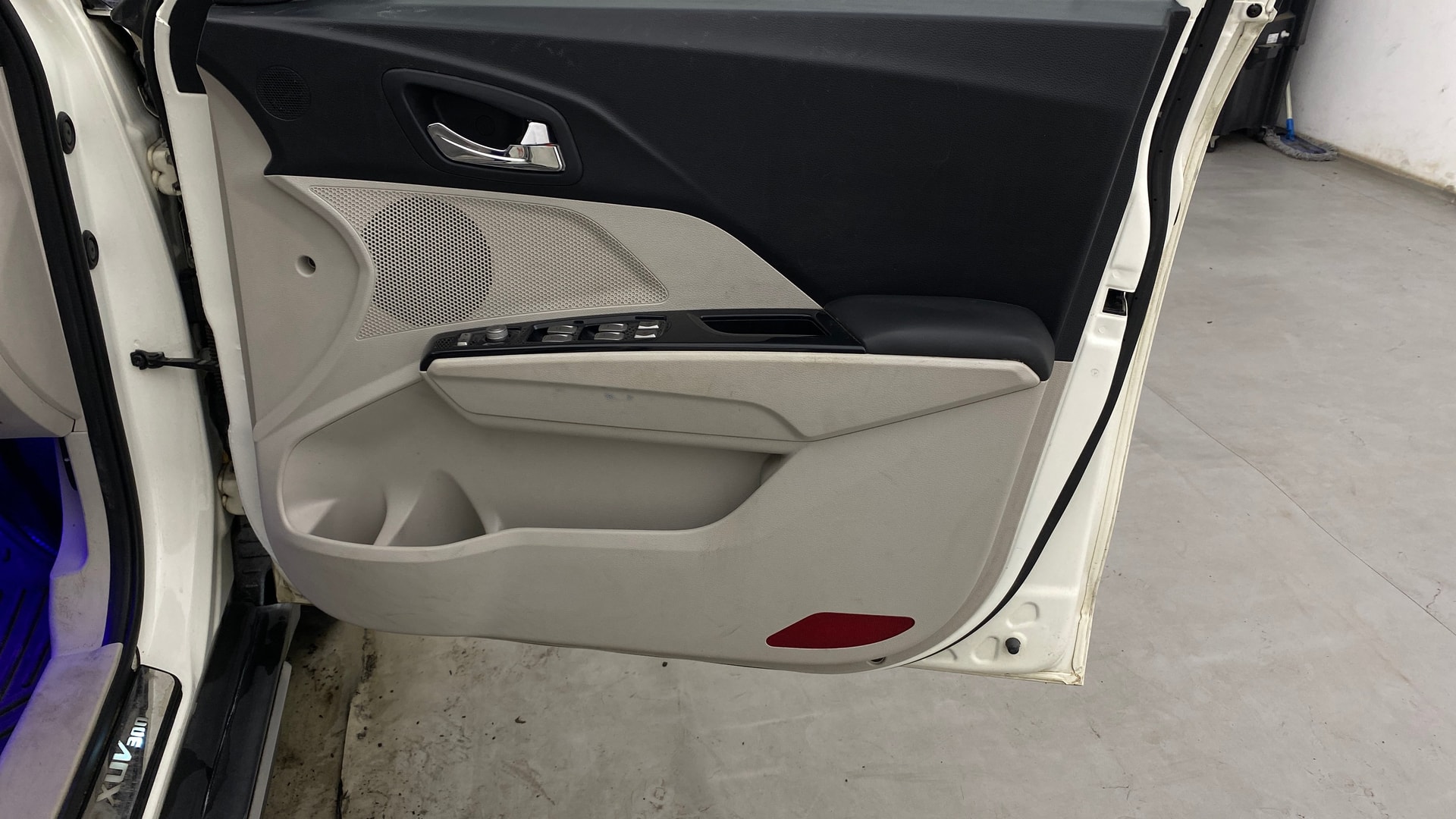 Used 2022 Mahindra XUV300 Used 2022 Mahindra XUV300