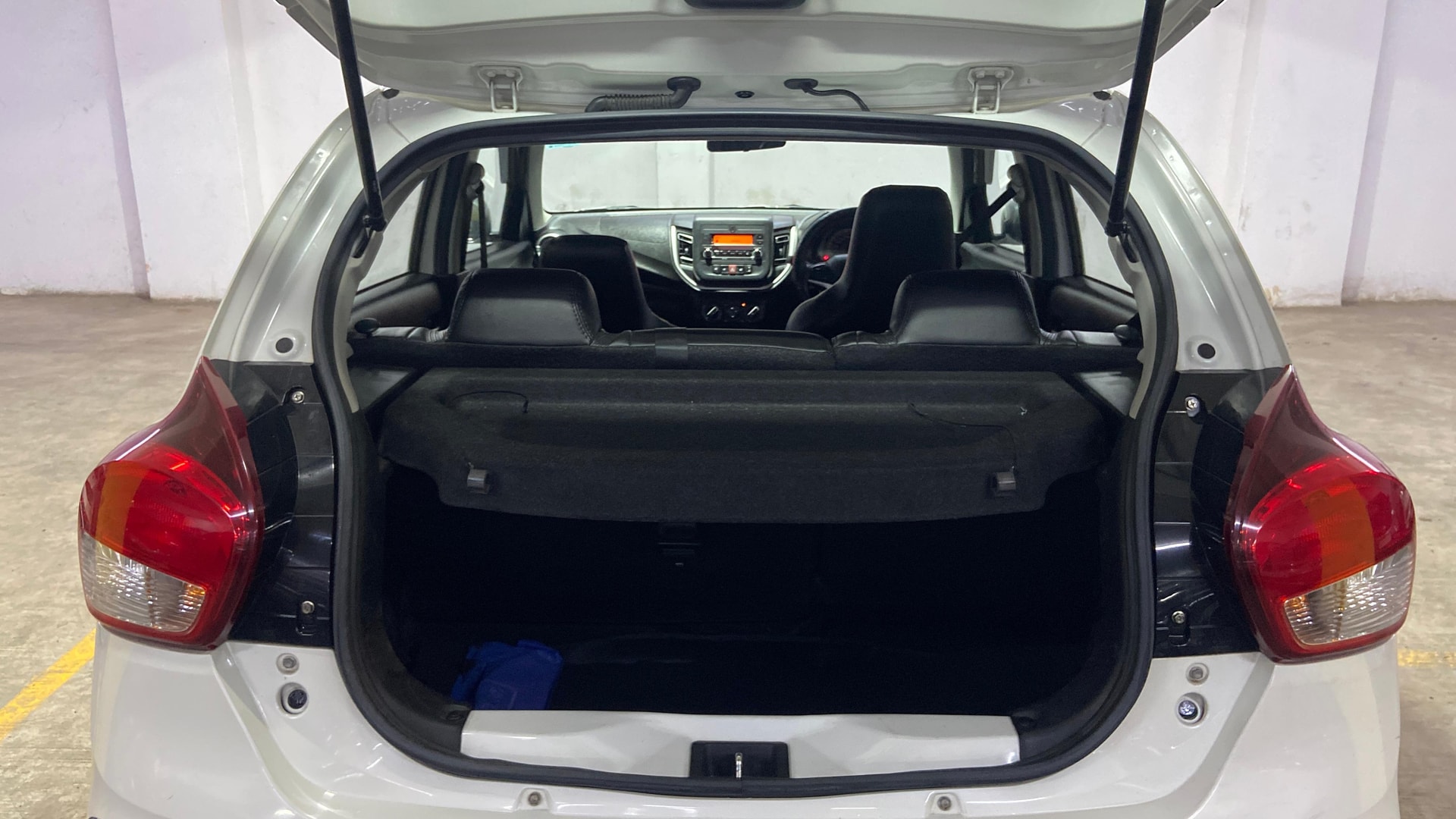 View 2024 Maruti Suzuki 1000 Base Variant Image 7 Used 2024 Maruti Suzuki 1000 Base Variant Image 7