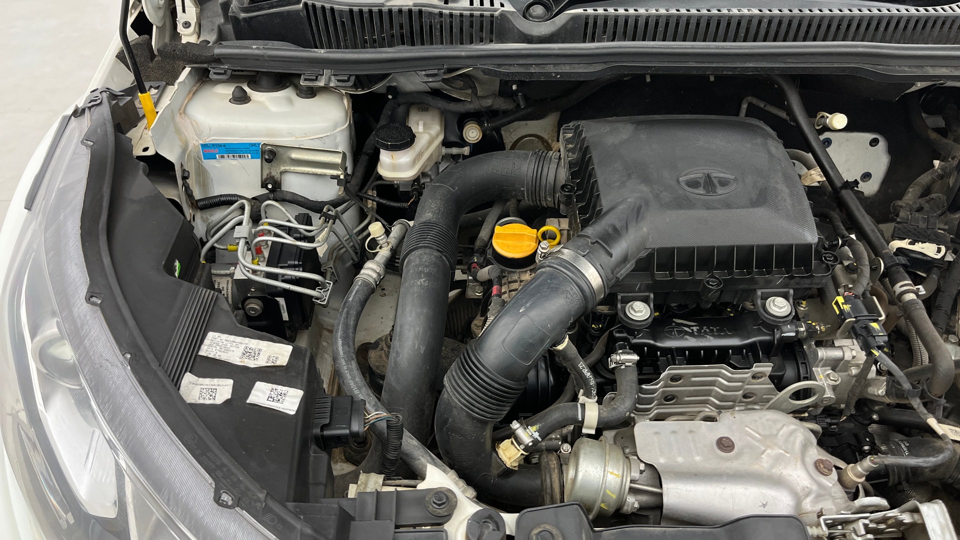 View 2023 Tata Nexon Revotron XE Image 3 Used 2023 Tata Nexon Revotron XE Image 3