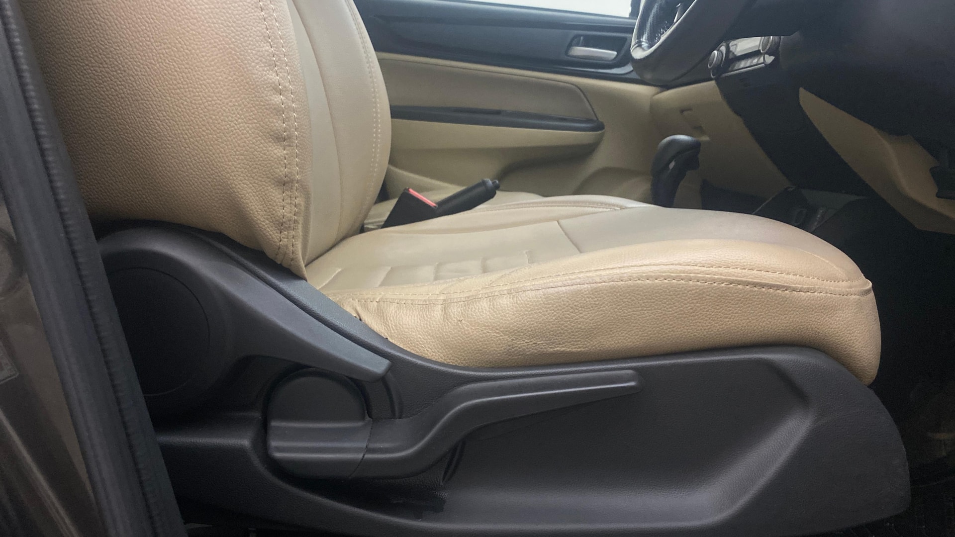 View 2020 Honda Amaze E MT Petrol BS IV Image 19 Used 2020 Honda Amaze E MT Petrol BS IV Image 19