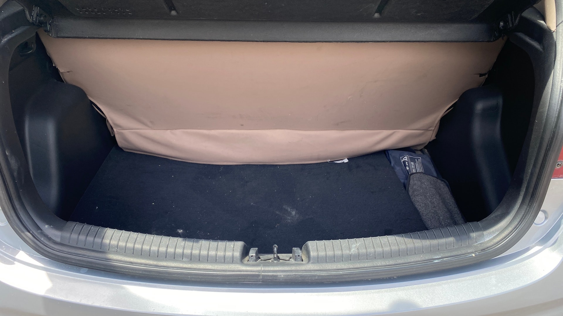 View 2018 Hyundai Grand i10 1.2 Magna Petrol AT Image 10 Used 2018 Hyundai Grand i10 1.2 Magna Petrol AT Image 10