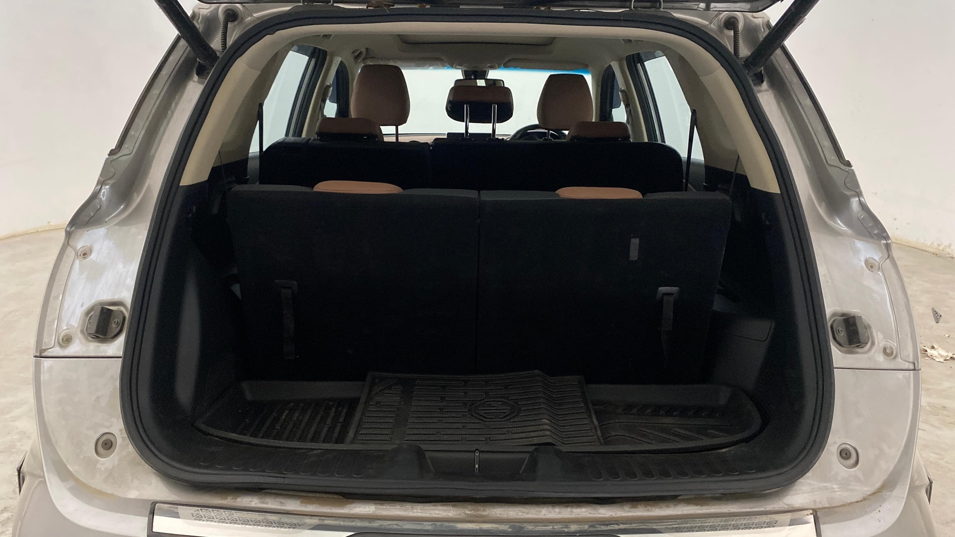View 2023 MG Hector Plus Sharp Pro 7 Seater CVT Petrol Image 7 Used 2023 MG Hector Plus Sharp Pro 7 Seater CVT Petrol Image 7