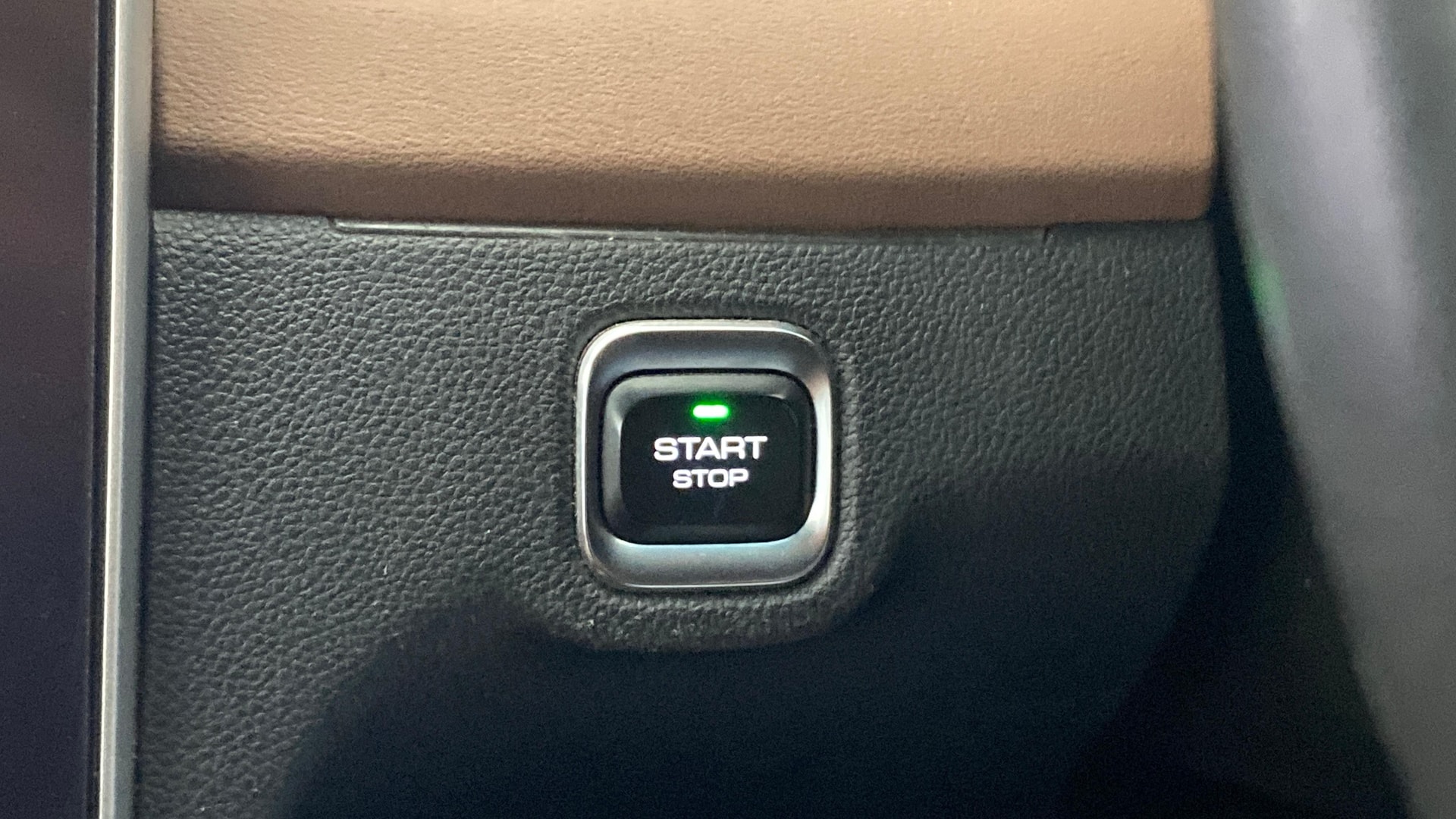 View 2023 MG Hector Plus Sharp Pro 7 Seater CVT Petrol Image 42 Used 2023 MG Hector Plus Sharp Pro 7 Seater CVT Petrol Image 42