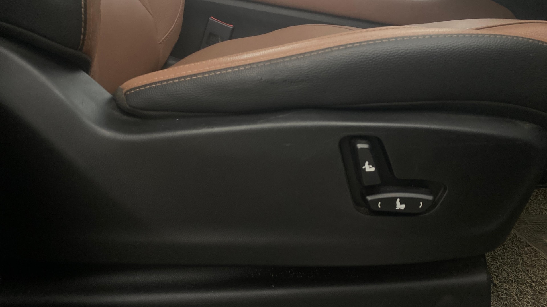 View 2023 MG Hector Plus Sharp Pro 7 Seater CVT Petrol Image 12 Used 2023 MG Hector Plus Sharp Pro 7 Seater CVT Petrol Image 12