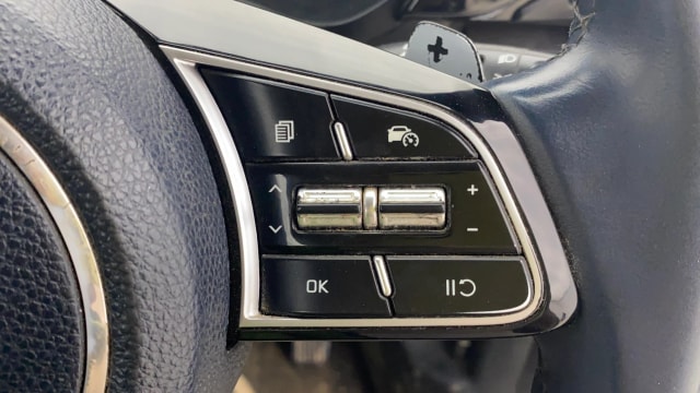 View Kia Carens Image 3 Used Kia Carens Image 3