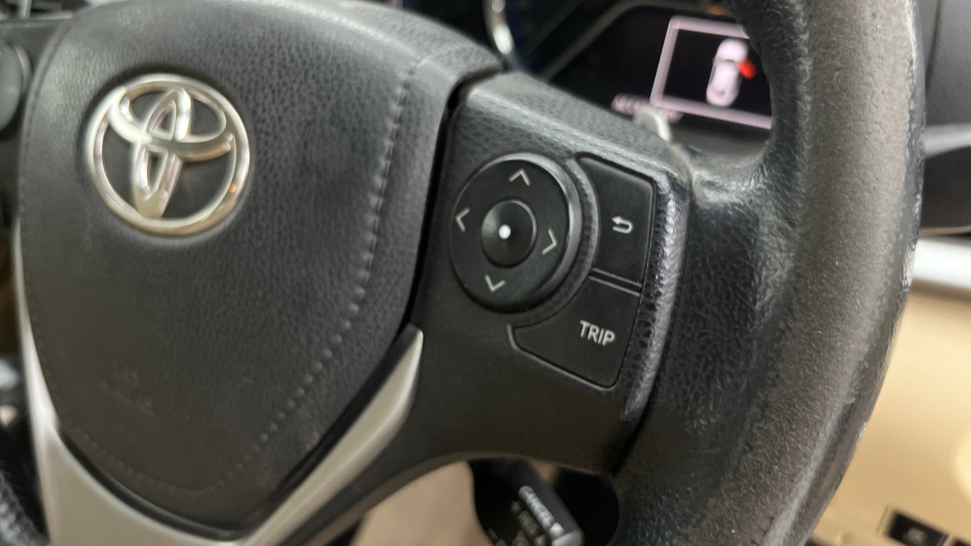 View 2018 Toyota Yaris VX CVT Image 3 Used 2018 Toyota Yaris VX CVT Image 3