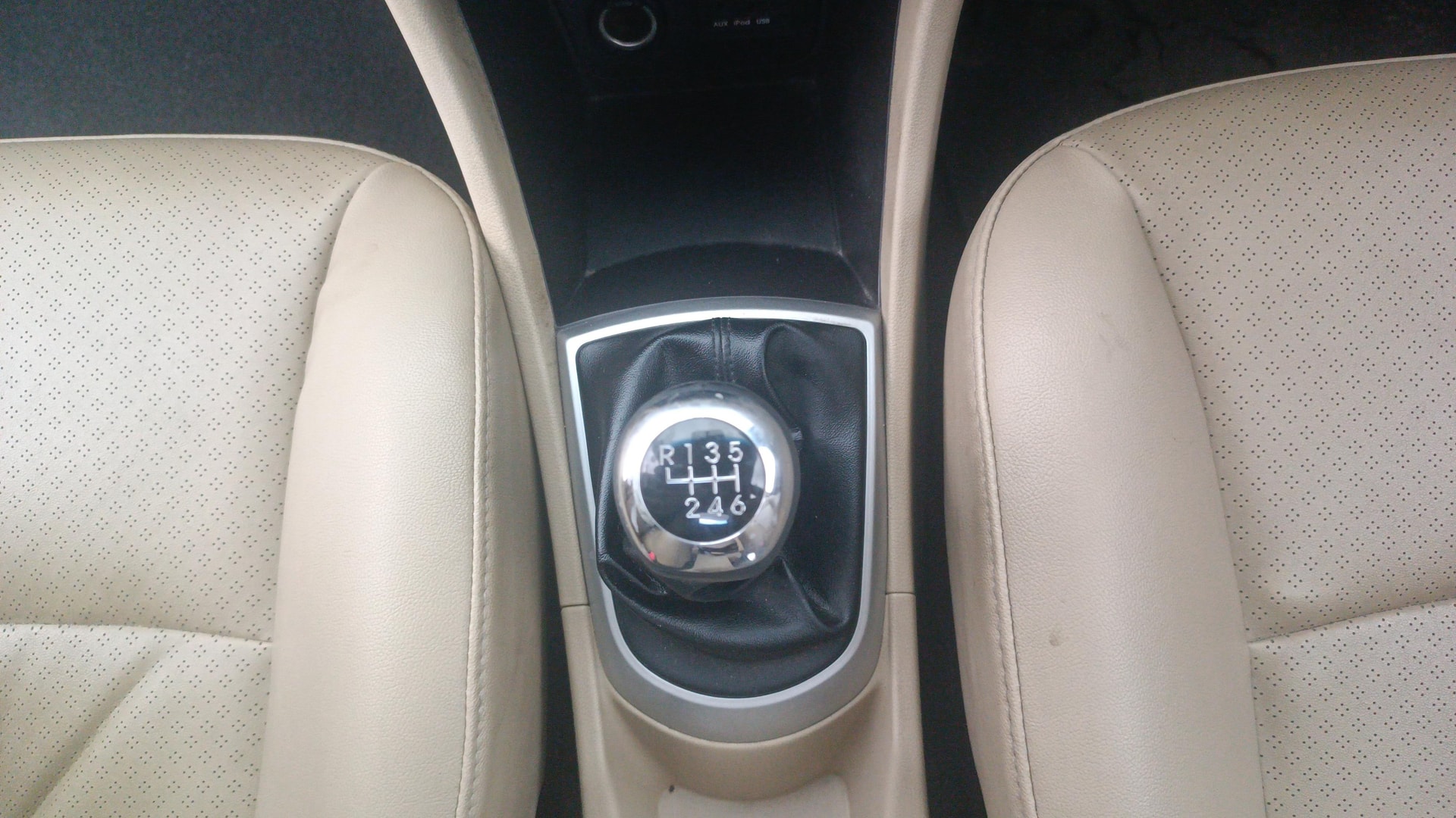 View 2014 Hyundai Fluidic Verna 1.6 VTVT SX Image 41 Used 2014 Hyundai Fluidic Verna 1.6 VTVT SX Image 41