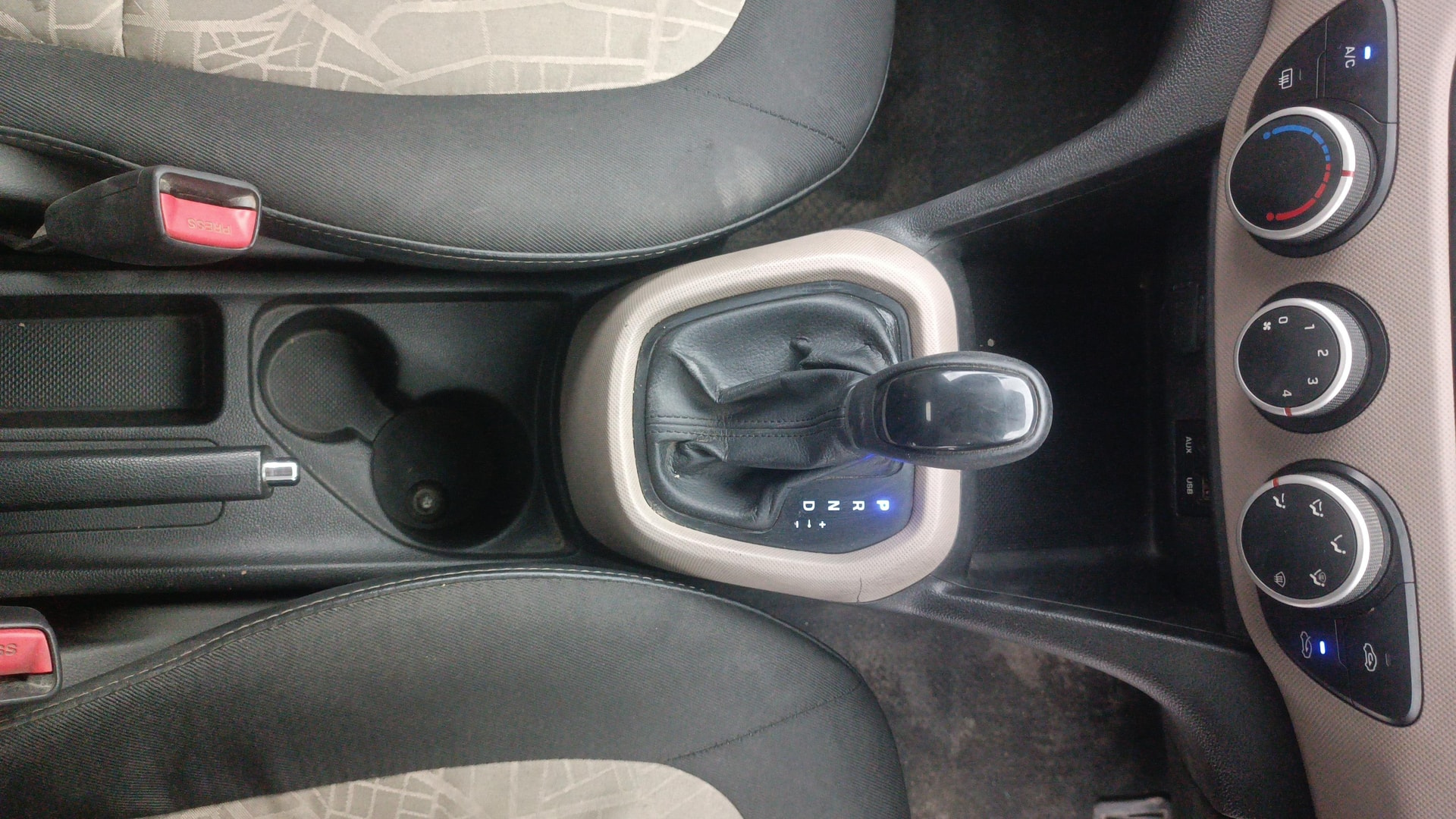 View 2014 Hyundai Grand i10 Asta AT 1.2 Kappa VTVT Image 40 Used 2014 Hyundai Grand i10 Asta AT 1.2 Kappa VTVT Image 40