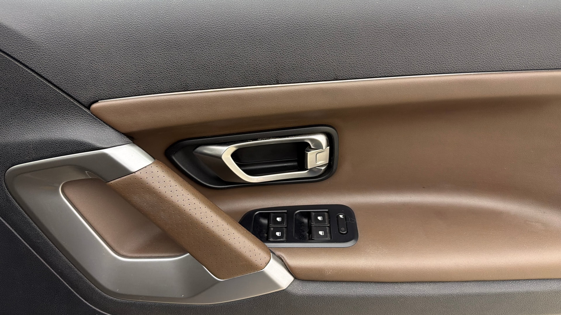 View 2021 Tata Harrier XE Image 39 Used 2021 Tata Harrier XE Image 39