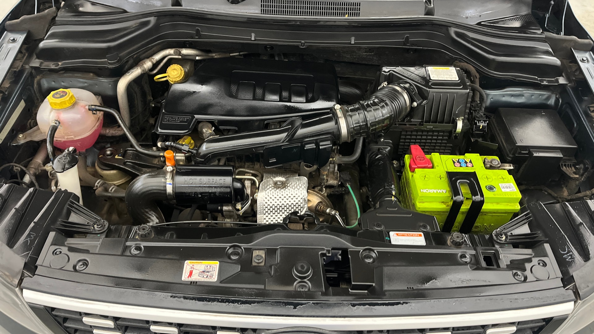 View 2021 Mahindra XUV300 W4 Petrol BS IV Image 42 Used 2021 Mahindra XUV300 W4 Petrol BS IV Image 42