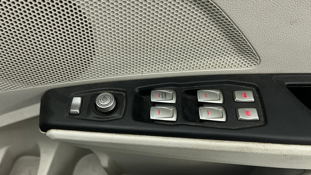 View Mahindra XUV300 Image 34 Used Mahindra XUV300 Image 34