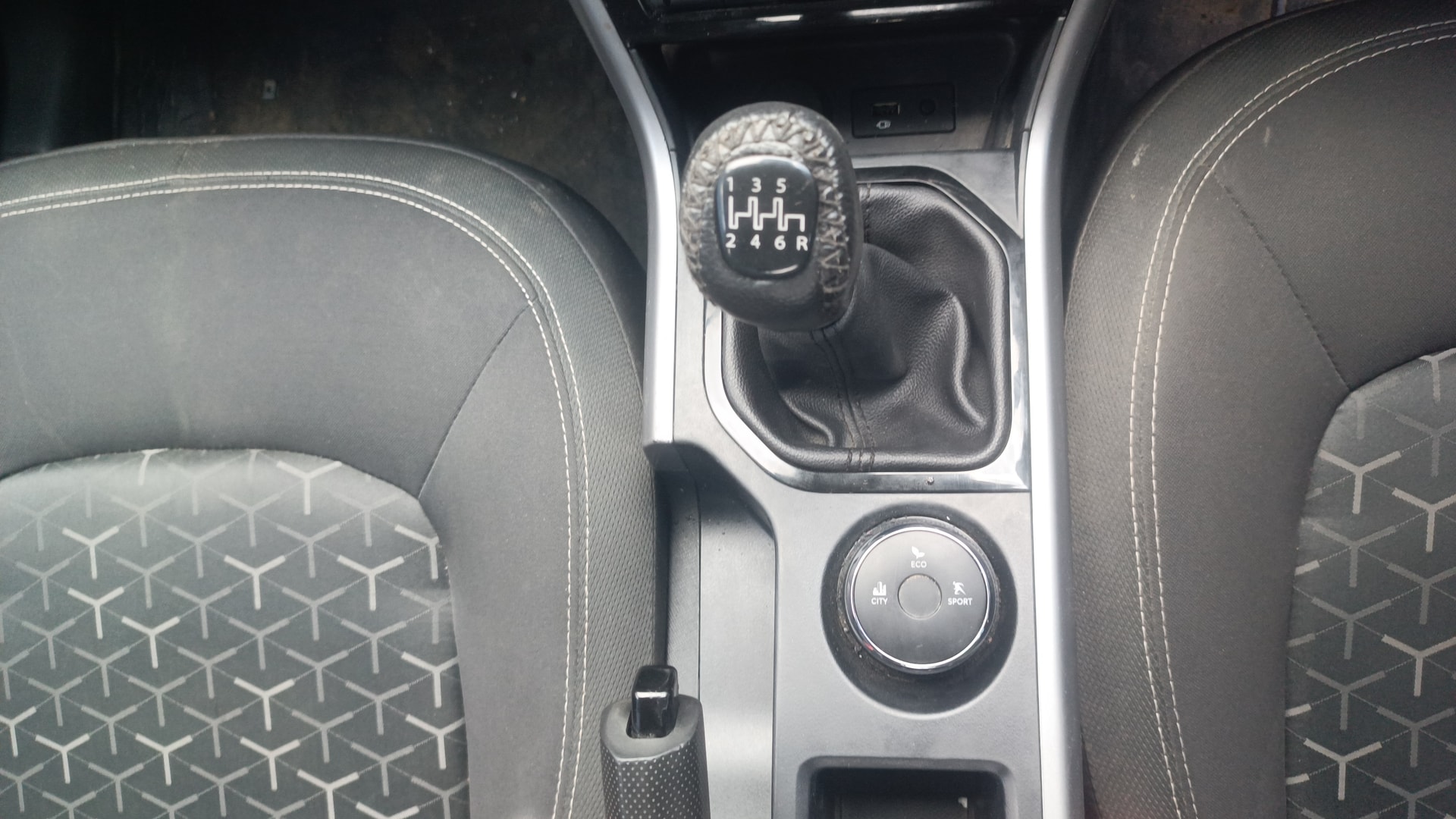 View 2021 Tata Nexon Revotron XE Image 38 Used 2021 Tata Nexon Revotron XE Image 38