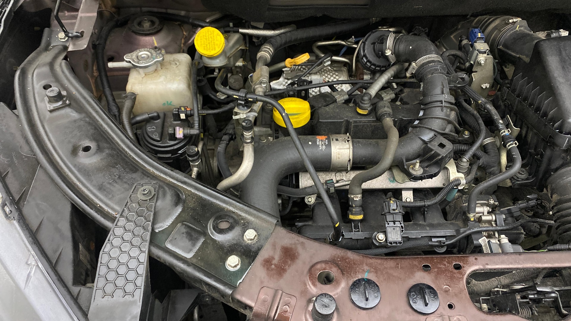 View 2022 Nissan Magnite Turbo XV Premium CVT Image 25 Used 2022 Nissan Magnite Turbo XV Premium CVT Image 25