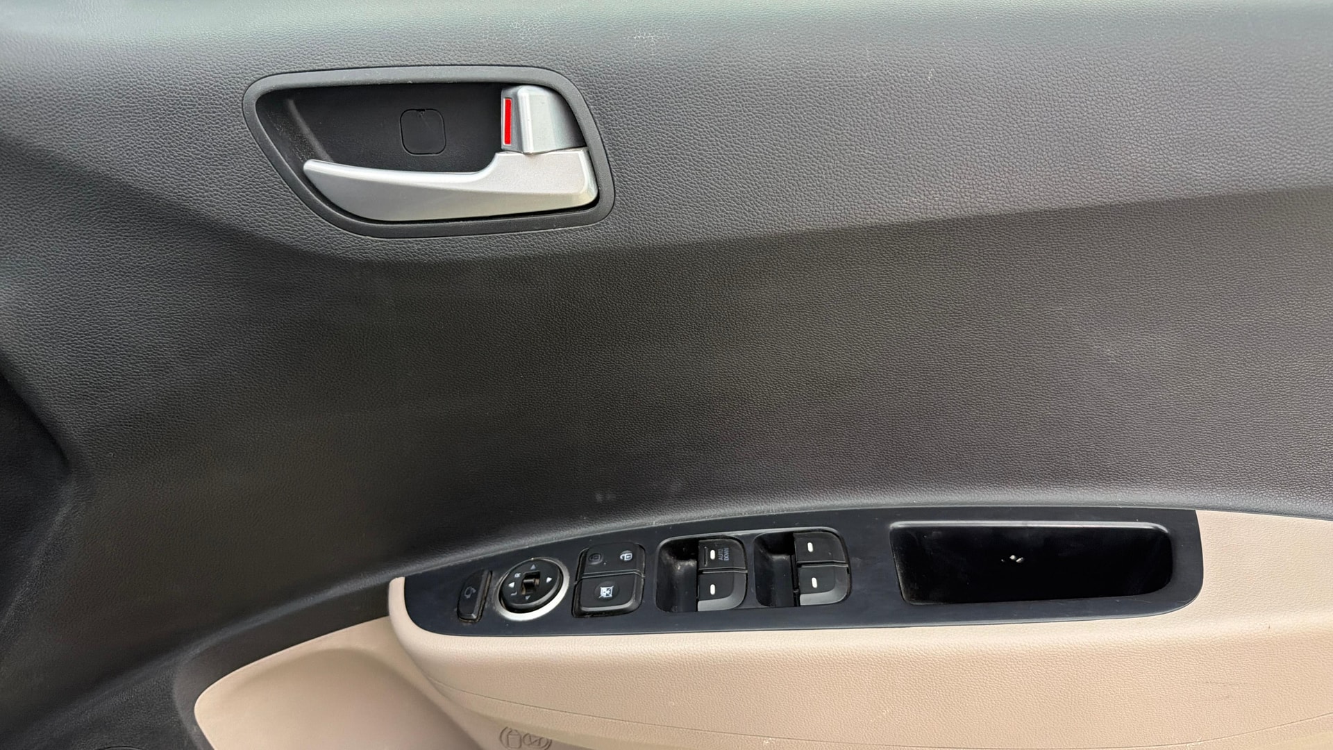 View 2019 Hyundai Grand i10 1.2 Asta Petrol Image 33 Used 2019 Hyundai Grand i10 1.2 Asta Petrol Image 33