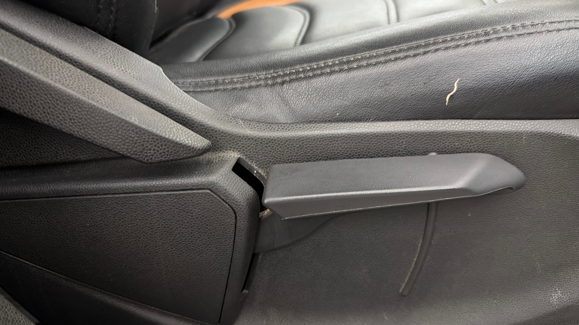 View 2016 Ford EcoSport 1.5 TDCi Diesel Ambiente BS IV Image 18 Used 2016 Ford EcoSport 1.5 TDCi Diesel Ambiente BS IV Image 18