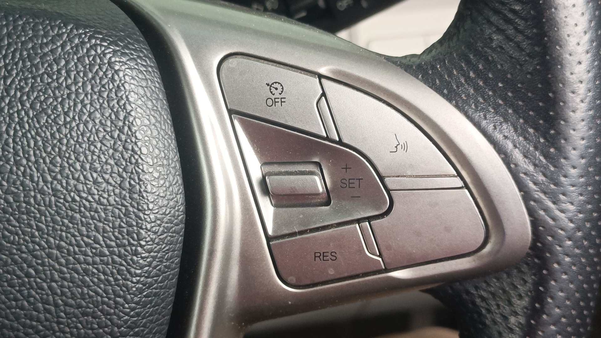 Used 2020 Mahindra XUV300 Used 2020 Mahindra XUV300