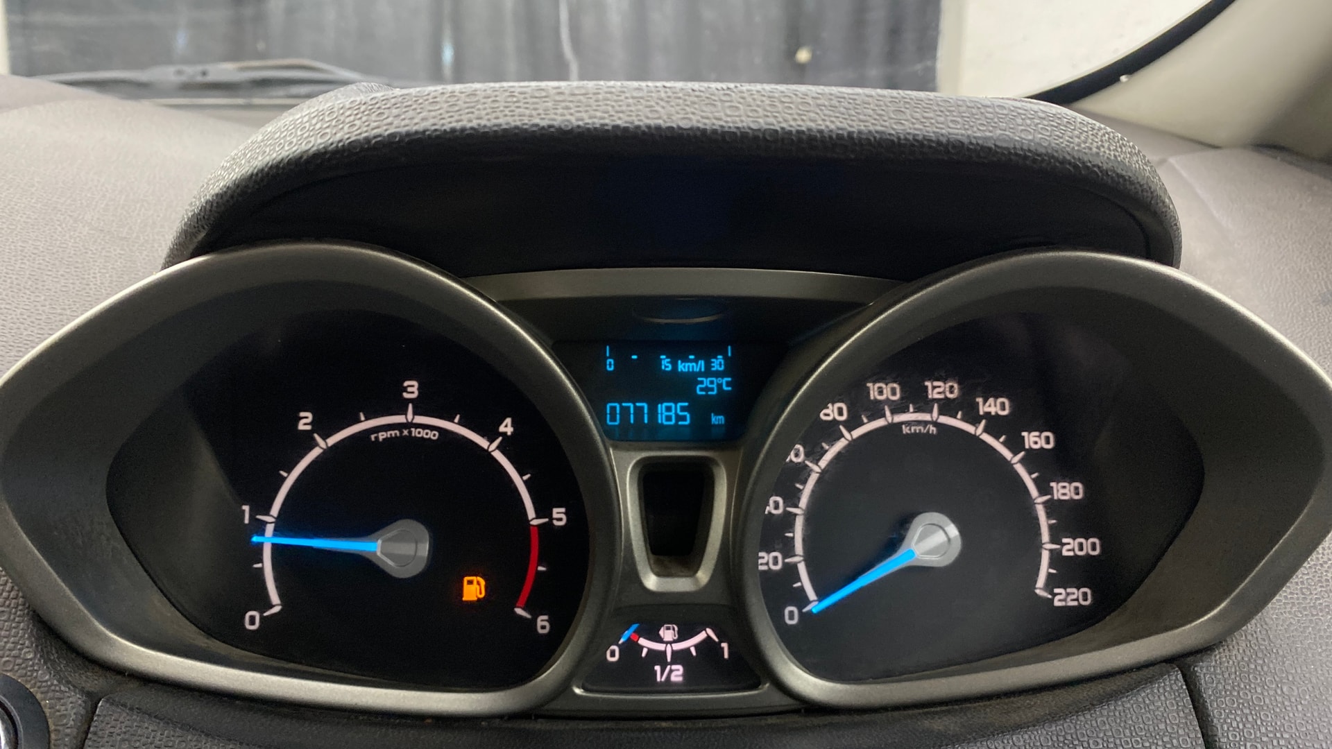 View 2016 Ford EcoSport 1.5 TDCi Diesel Ambiente BS IV Image 19 Used 2016 Ford EcoSport 1.5 TDCi Diesel Ambiente BS IV Image 19