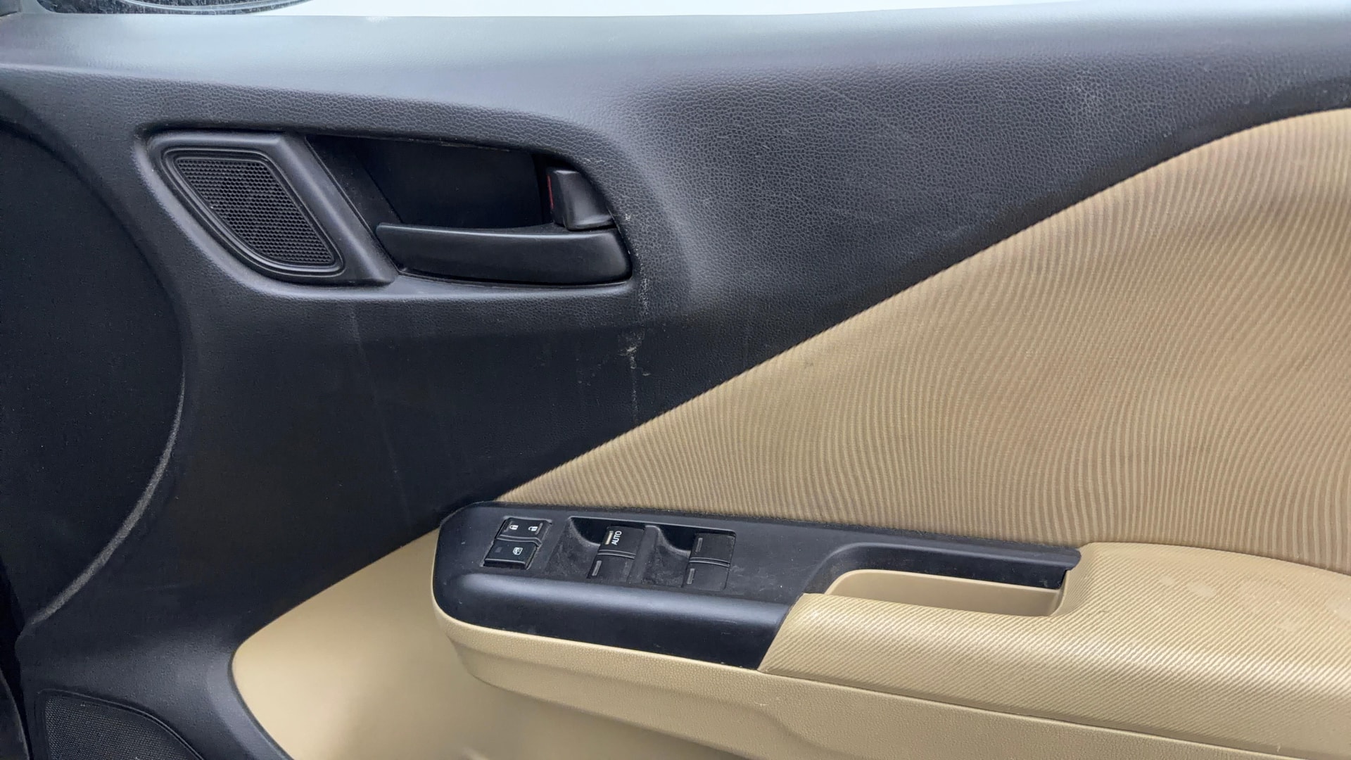 View 2014 Honda City ZX MT Diesel Anniversary Edition Image 33 Used 2014 Honda City ZX MT Diesel Anniversary Edition Image 33