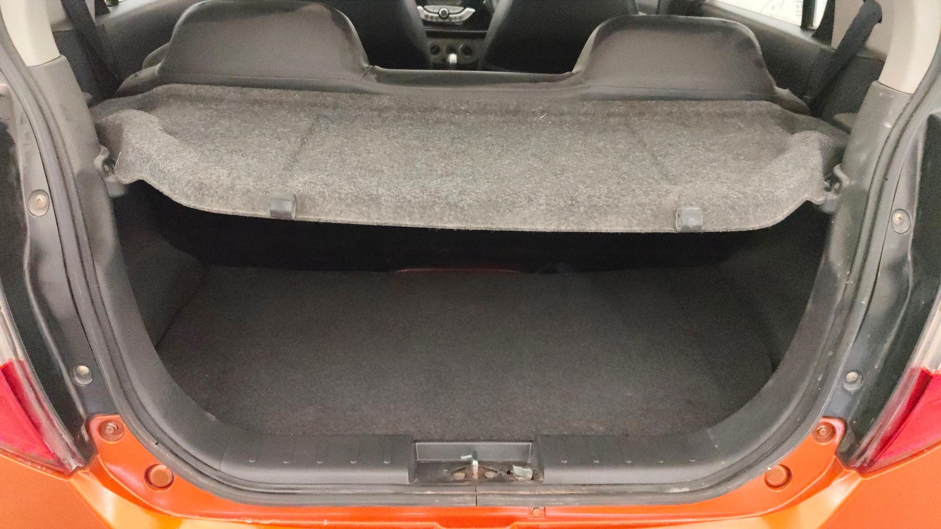 View 2015 Maruti Suzuki Alto K10 LX Image 10 Used 2015 Maruti Suzuki Alto K10 LX Image 10