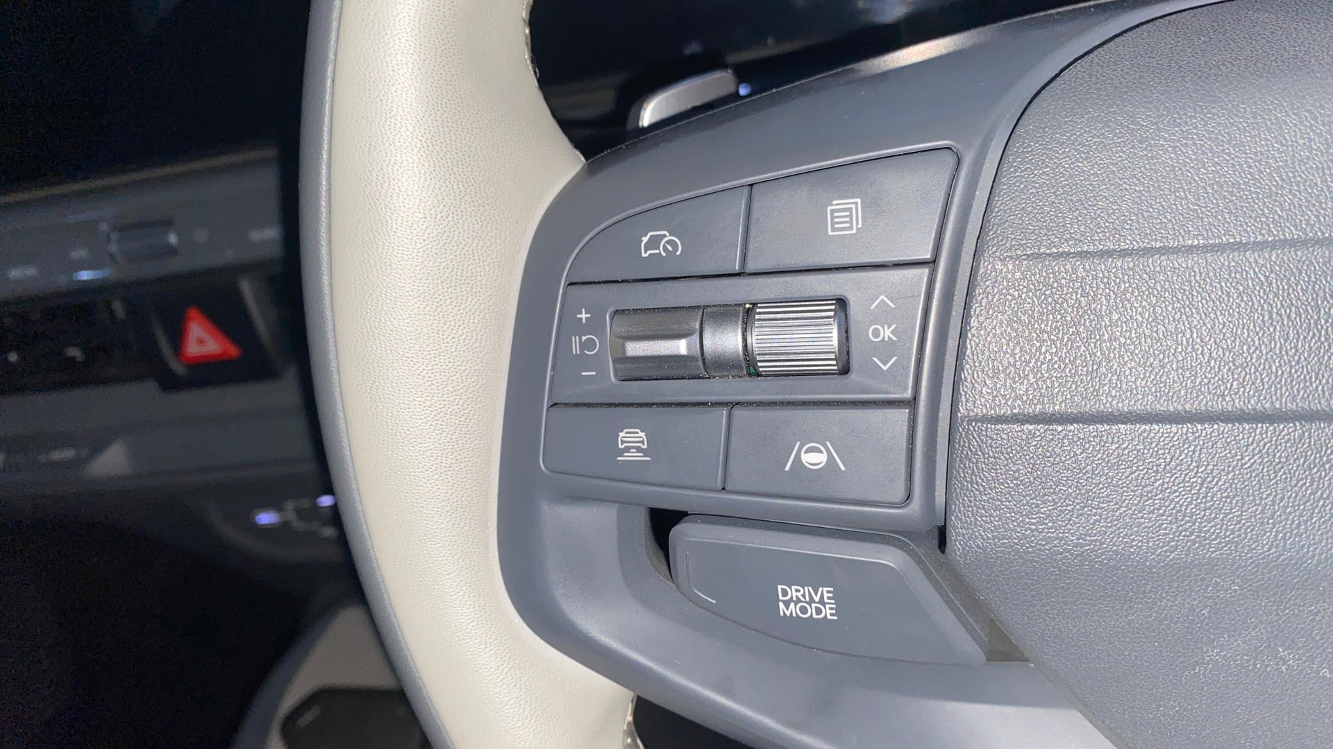 View 2025 Kia Syros HTX Plus (O) AT Diesel Image 3 Used 2025 Kia Syros HTX Plus (O) AT Diesel Image 3