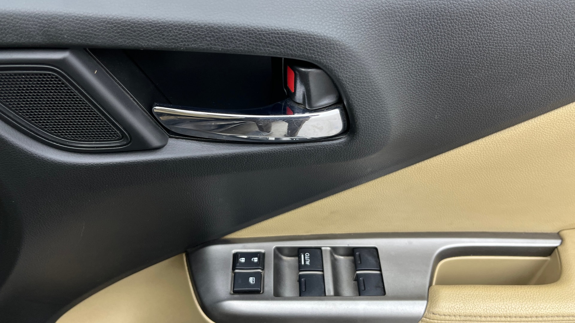 View 2015 Honda City ZX MT Diesel Anniversary Edition Image 35 Used 2015 Honda City ZX MT Diesel Anniversary Edition Image 35