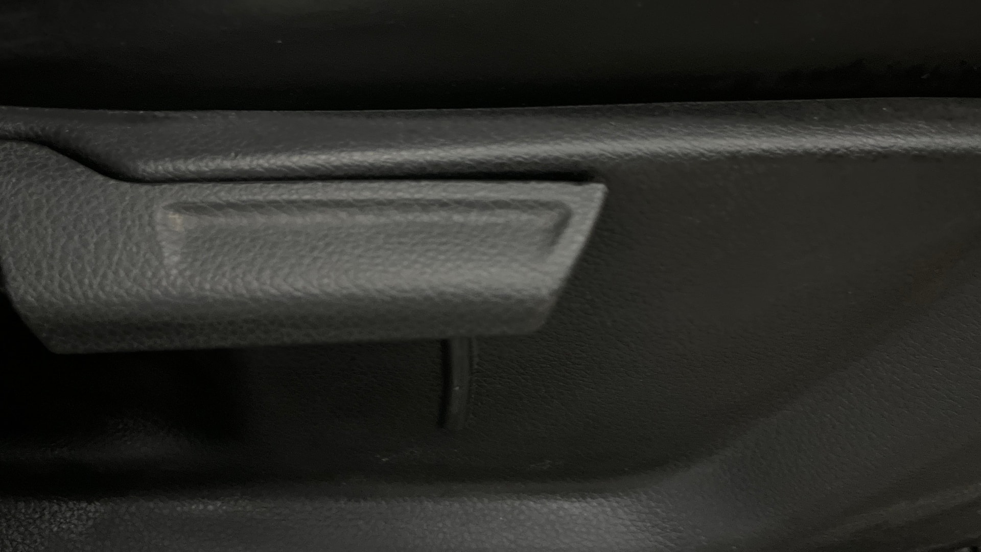 View 2023 Kia Sonet HTK Plus iMT Petrol Image 10 Used 2023 Kia Sonet HTK Plus iMT Petrol Image 10