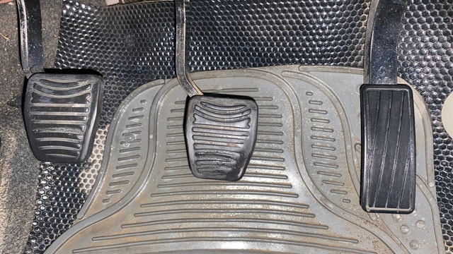 View Mahindra KUV100 Image 9 Used Mahindra KUV100 Image 9