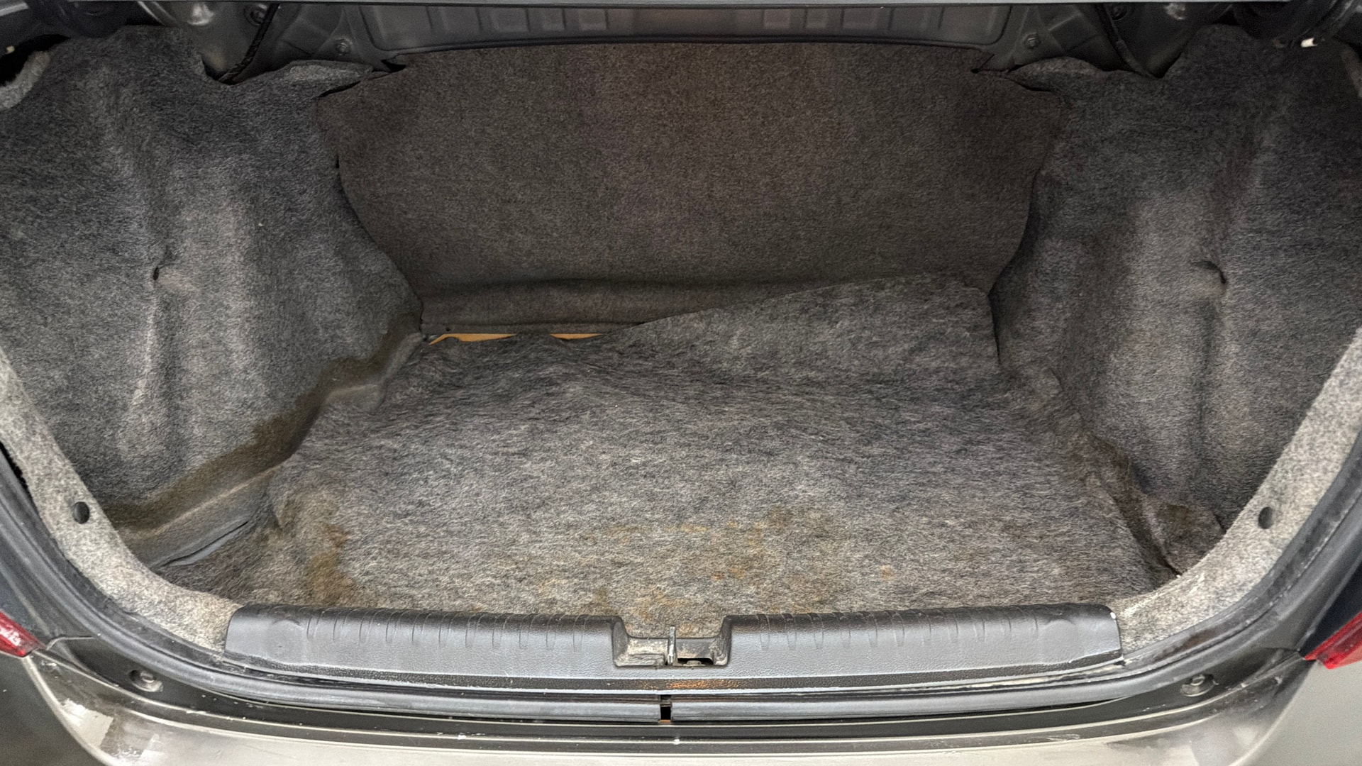 View 2017 Honda Amaze E MT Petrol BS IV Image 10 Used 2017 Honda Amaze E MT Petrol BS IV Image 10