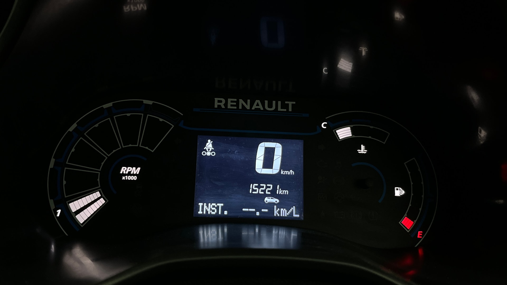 View 2024 Renault Triber RXT Image 35 Used 2024 Renault Triber RXT Image 35