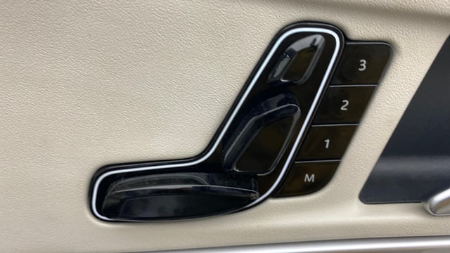 View Mahindra XUV700 Image 12 Used Mahindra XUV700 Image 12