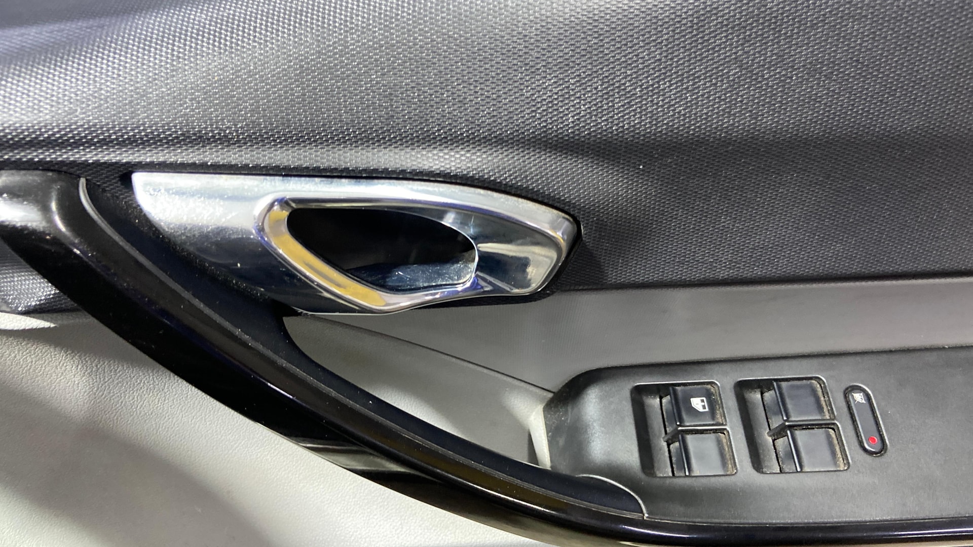 View 2020 Tata Tiago Revotorq XB Image 33 Used 2020 Tata Tiago Revotorq XB Image 33