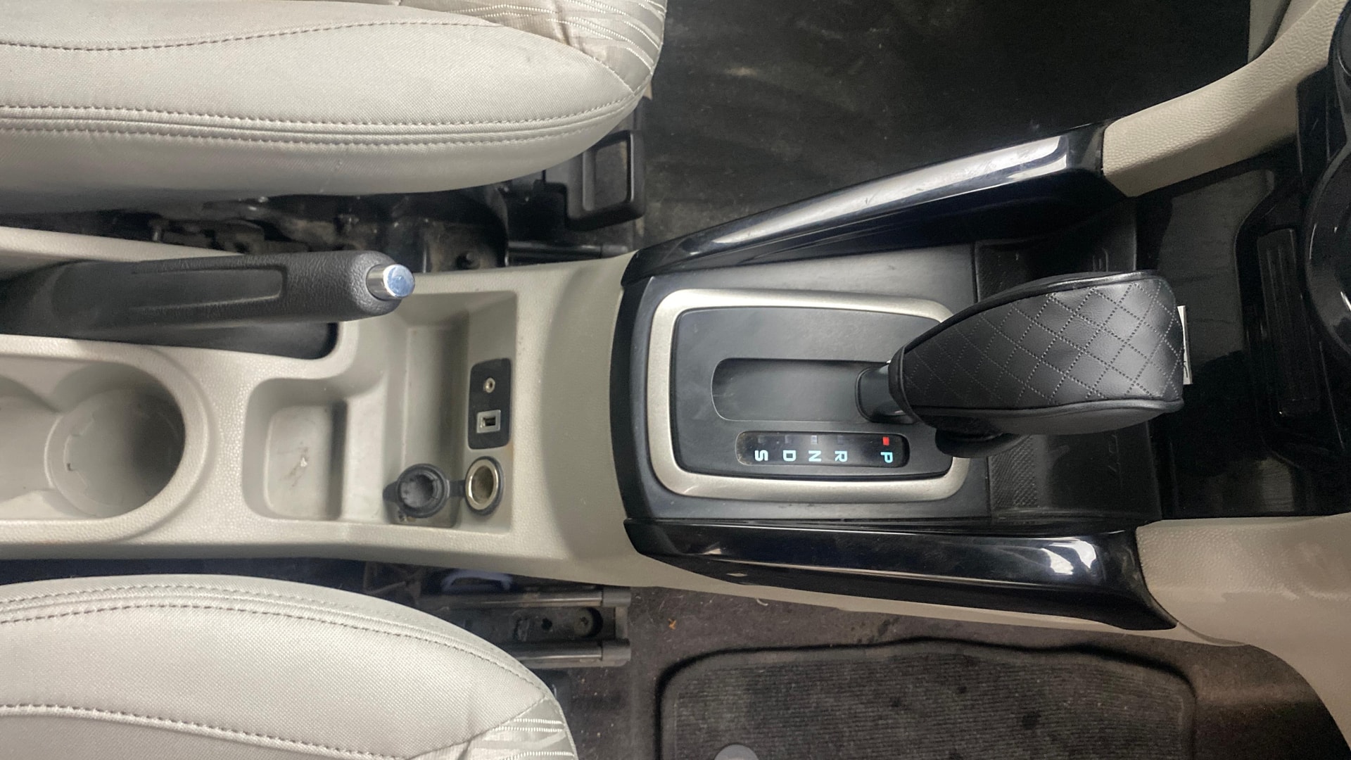 View 2013 Ford EcoSport 1.5 TDCi Diesel Ambiente BS IV Image 37 Used 2013 Ford EcoSport 1.5 TDCi Diesel Ambiente BS IV Image 37