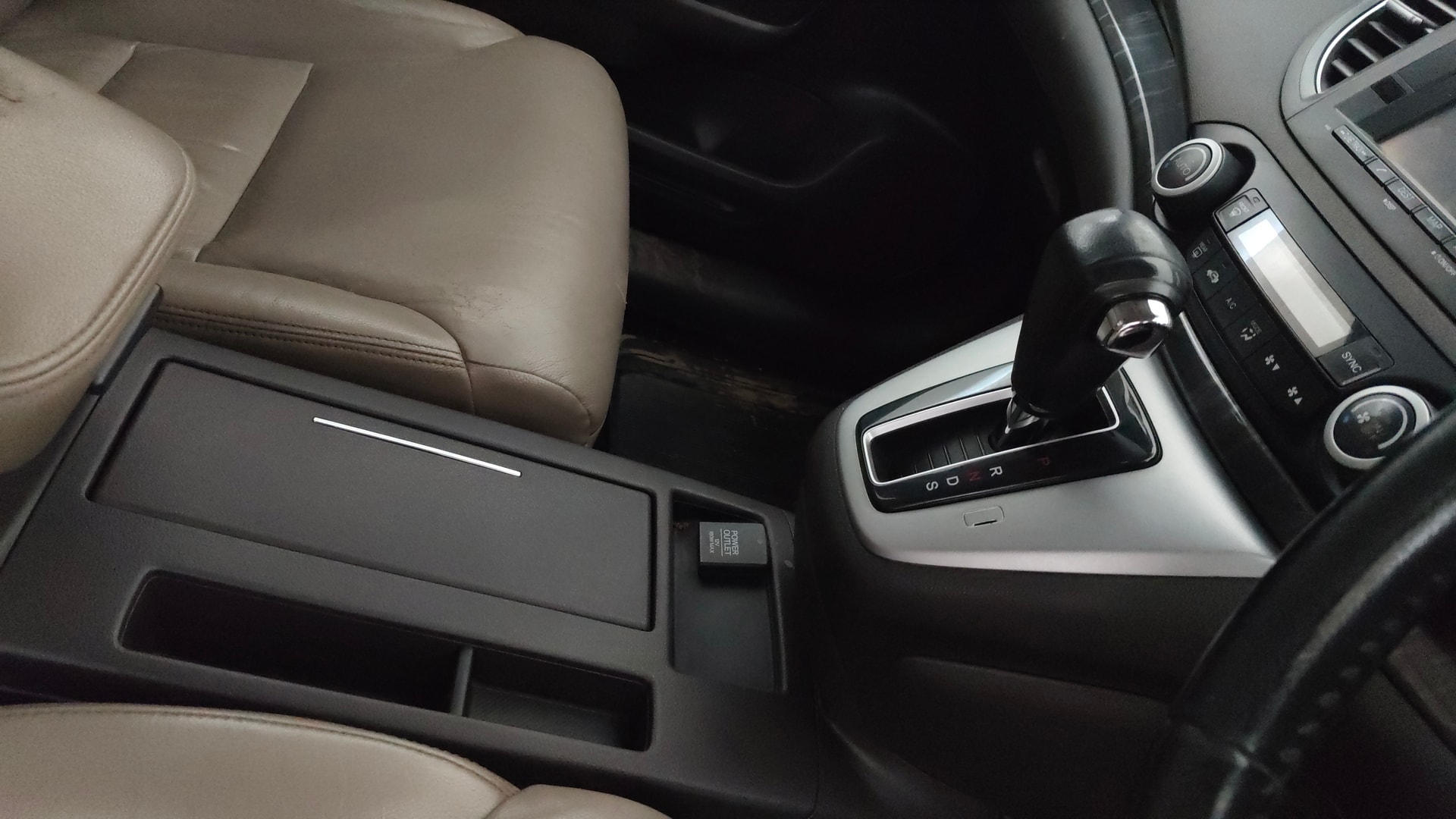 View 2014 Honda CR-V 2.0L AT Petrol Image 40 Used 2014 Honda CR-V 2.0L AT Petrol Image 40