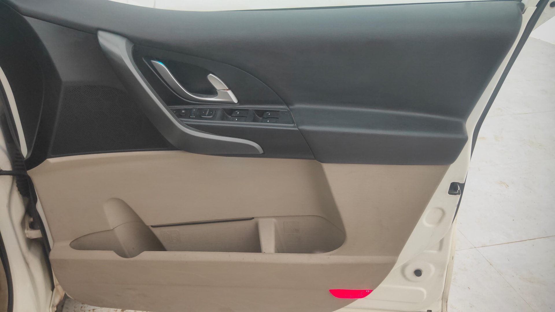 View 2017 Mahindra XUV500 W10 FWD AT Image 41 Used 2017 Mahindra XUV500 W10 FWD AT Image 41