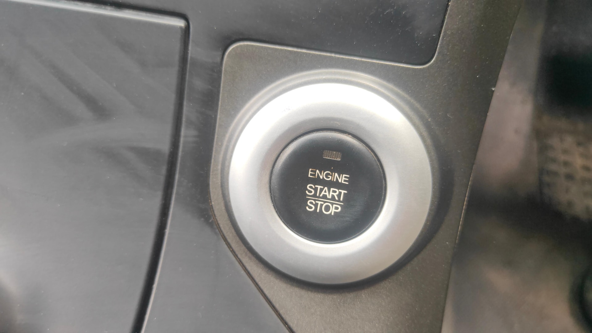 View 2017 Mahindra XUV500 W10 FWD AT Image 42 Used 2017 Mahindra XUV500 W10 FWD AT Image 42