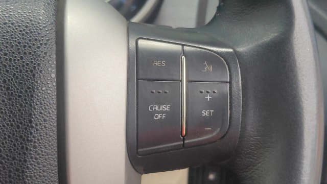 View Mahindra XUV500 Image 3 Used Mahindra XUV500 Image 3