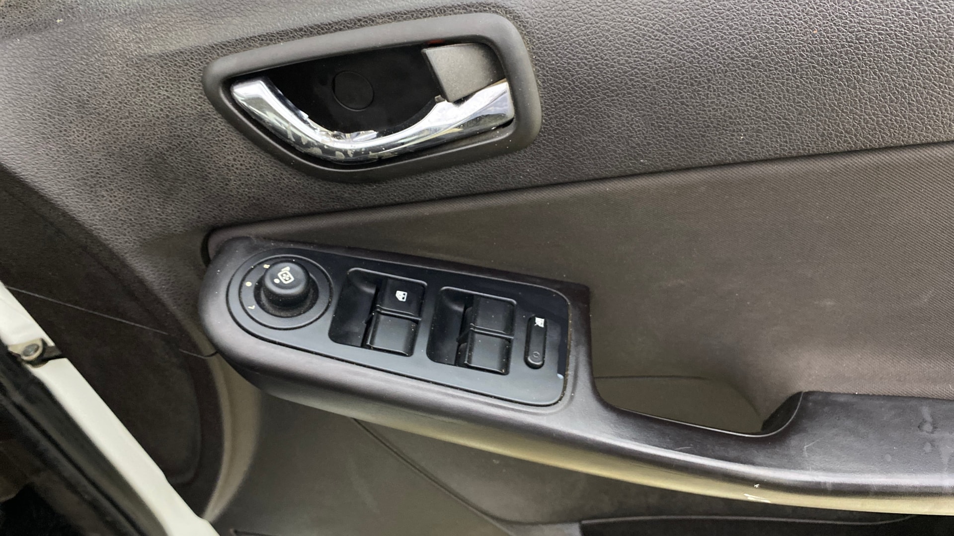 View 2016 Tata Zest XT Petrol Image 32 Used 2016 Tata Zest XT Petrol Image 32