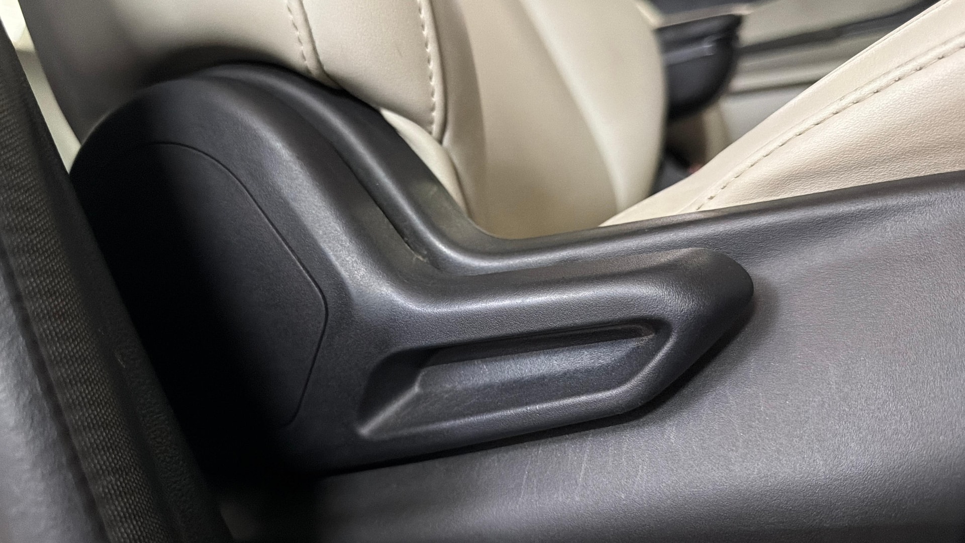 View 2023 Tata Tigor XE Diesel Image 10 Used 2023 Tata Tigor XE Diesel Image 10