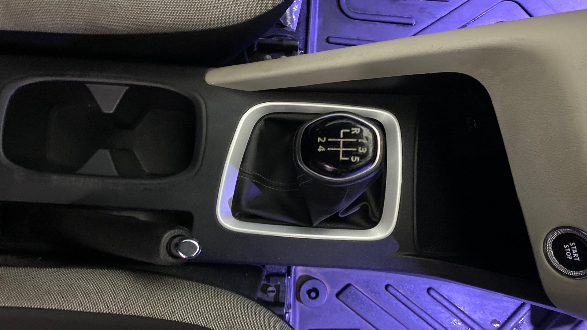 View 2023 Nissan Magnite XV Image 39 Used 2023 Nissan Magnite XV Image 39
